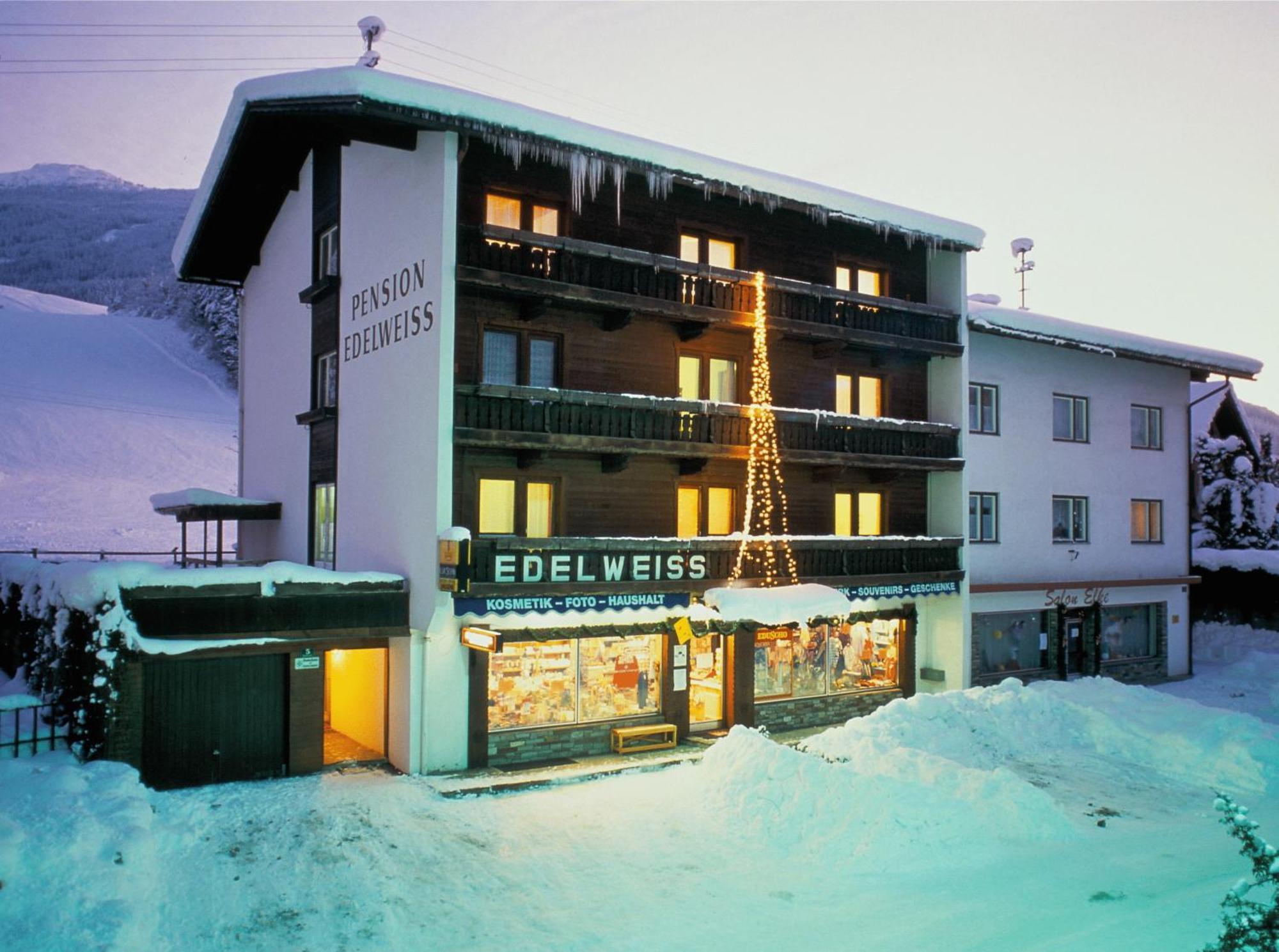 Gaestehaus Pension Edelweiss Kolsass Екстериор снимка