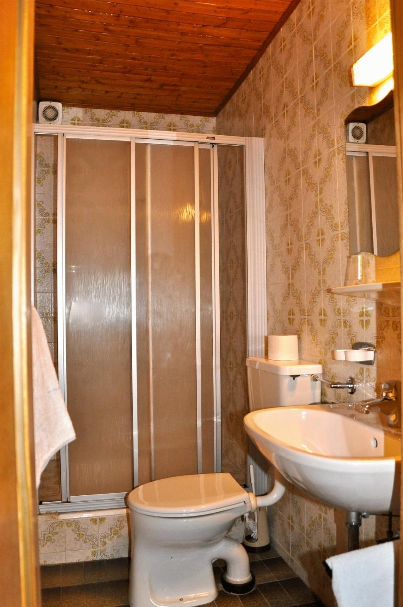 Gaestehaus Pension Edelweiss Kolsass Екстериор снимка