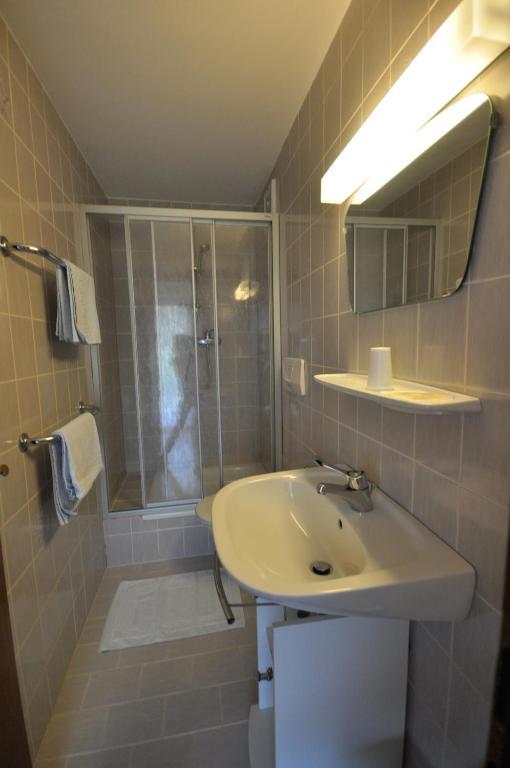 Gaestehaus Pension Edelweiss Kolsass Стая снимка