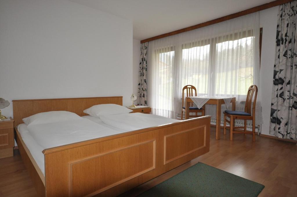 Gaestehaus Pension Edelweiss Kolsass Екстериор снимка